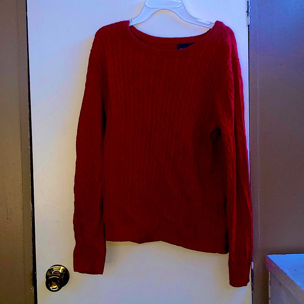 Red full knitted sweater, Great for the Winter!